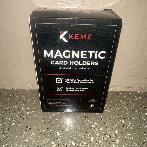 Kemz Magnetic Card Holder 35pt Set of 5 Card Protectors 5 Sleeves & 1 Cloth - Picture 3 of 4